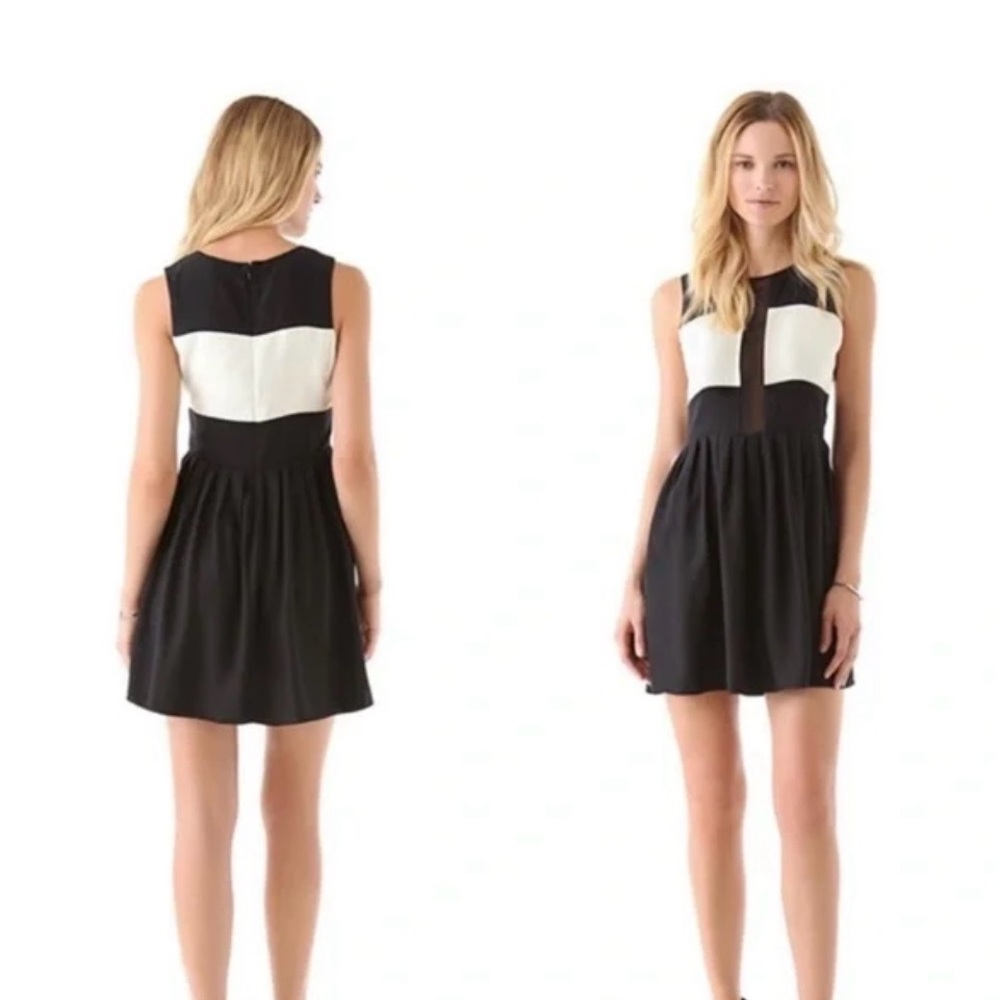 J. Taylor Blk&Wht Sleeveless FitnFlare Dress Size 6, PTP 18, Waist 15, Length 38